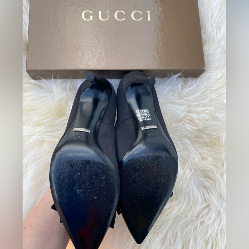 Black GUCCI heels with a bow in size 38.5 (8.5US) - Picture 10 of 13